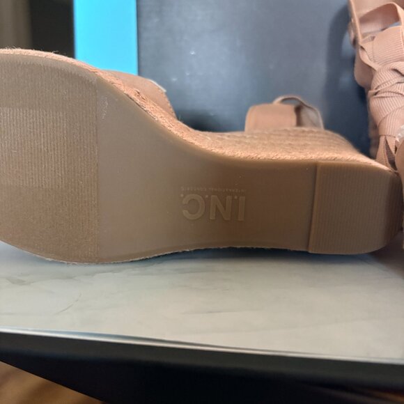 NIB INC Wedge Shoes MAISIEF Blush Size 9M - Picture 4 of 4